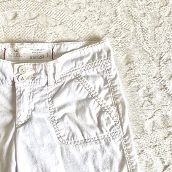 Like-New Y2K Low Rise Hollister White Shorts - Picture 2 of 7